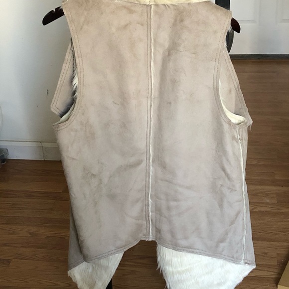 Sanctuary faux  suede faux fur vest - Picture 2 of 2